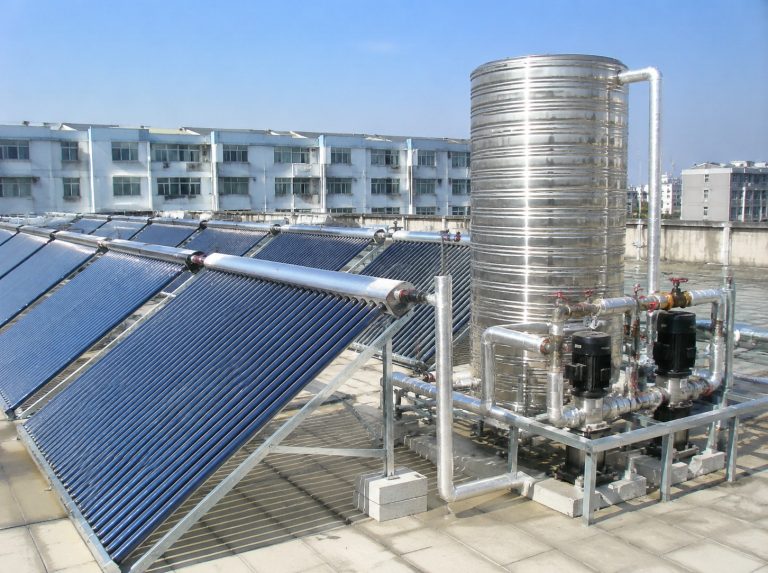 东宝区商用大容量真空管太阳能热水系统